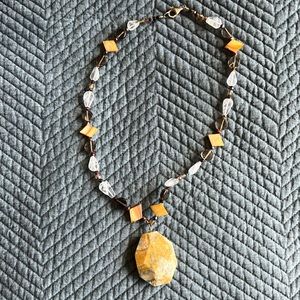 Beaded necklace w natural stones